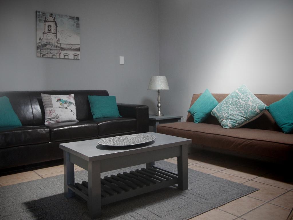 Smithland Guest Apartments Cape Town Bellville Esterno foto
