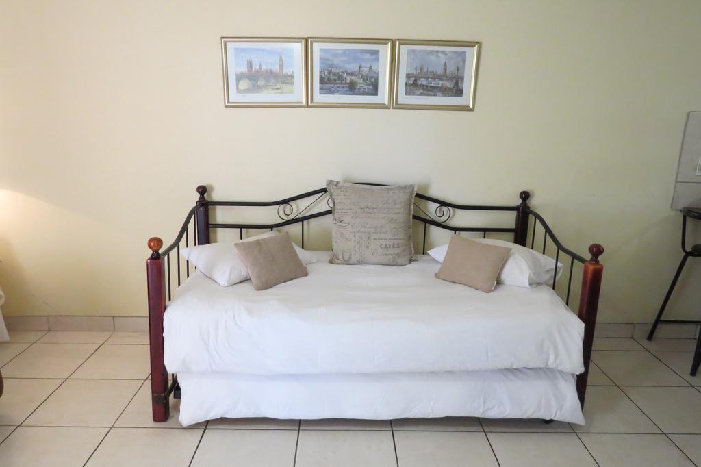 Smithland Guest Apartments Cape Town Bellville Esterno foto
