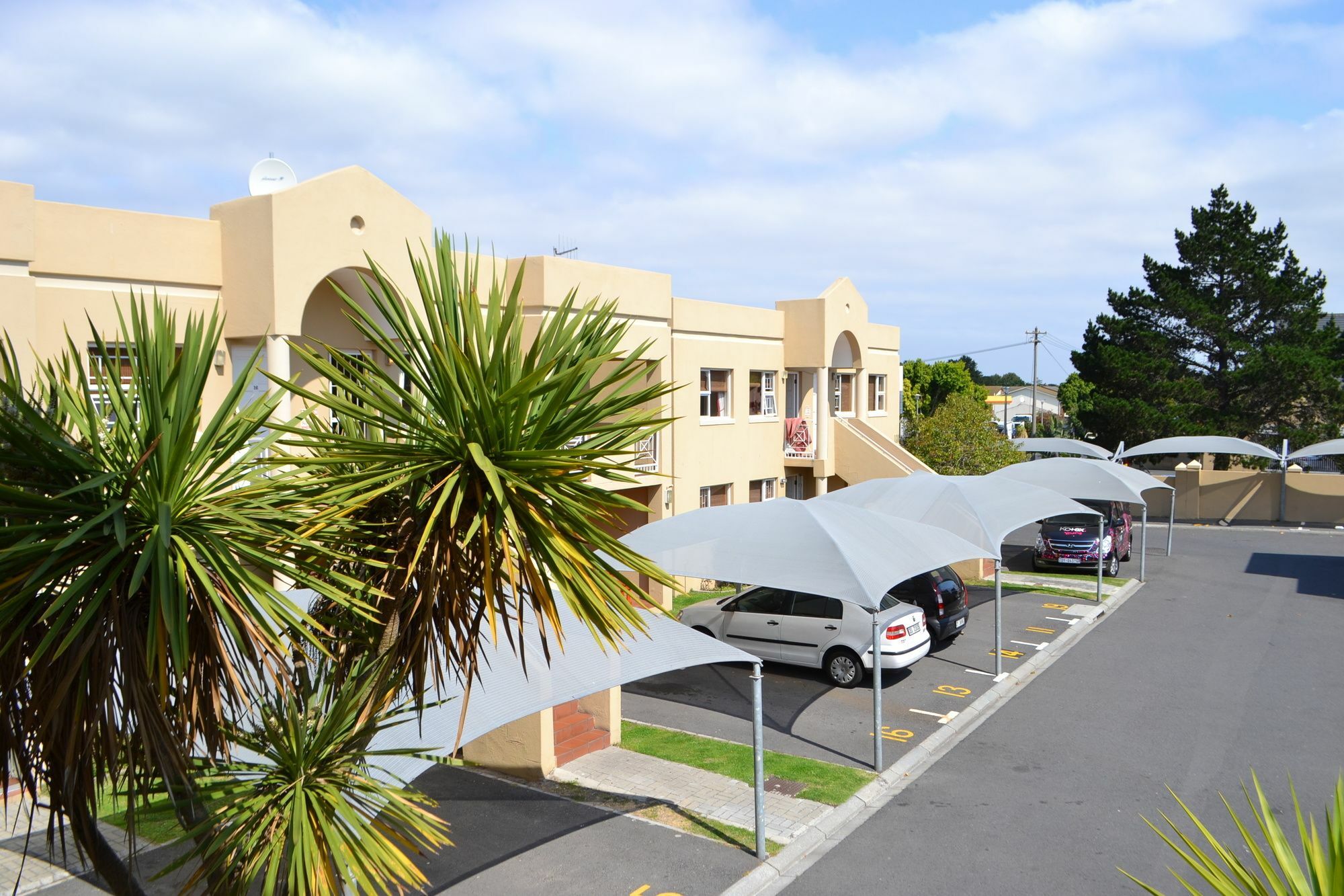 Smithland Guest Apartments Cape Town Bellville Esterno foto